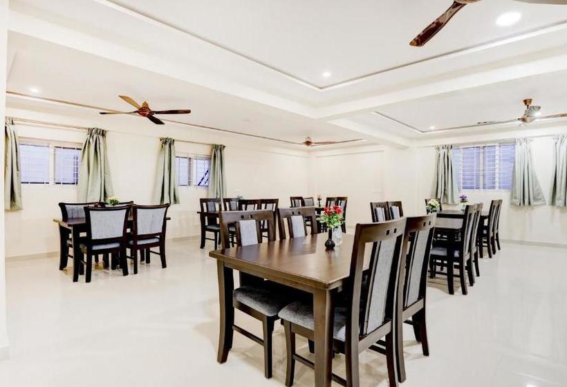 Treebo Trend Emora Hotel And Suites Brookfield