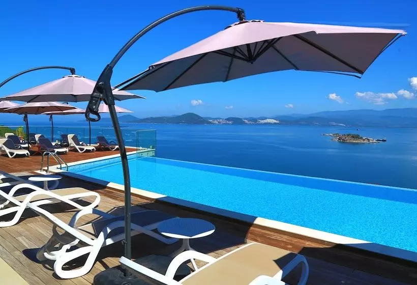 Adabuku Villas