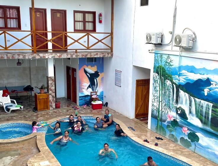 Пансион Hostal Laurita Beach