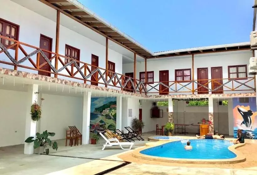 Majatalo Hostal Laurita Beach