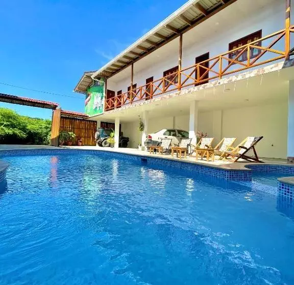 Majatalo Hostal Laurita Beach