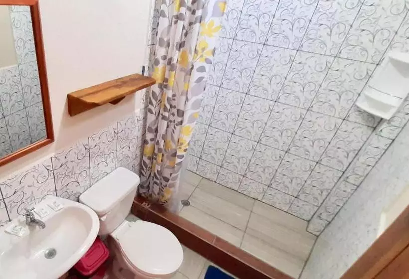 Majatalo Hostal Laurita Beach
