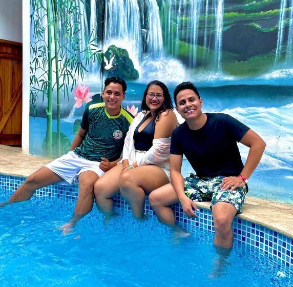 Пансион Hostal Laurita Beach