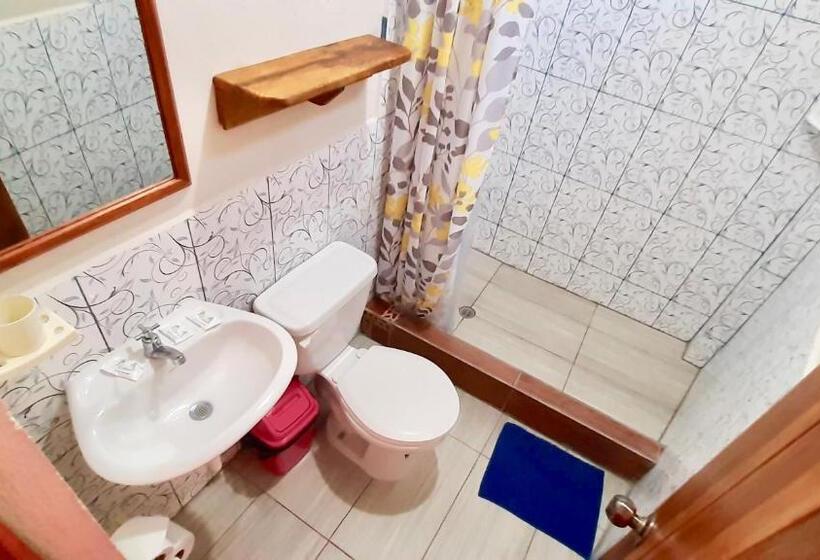 Пансион Hostal Laurita Beach