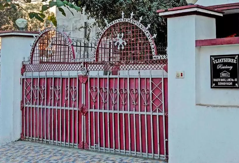 پانسیون Oyo Home 60571 Picturesque Stay Dehradun
