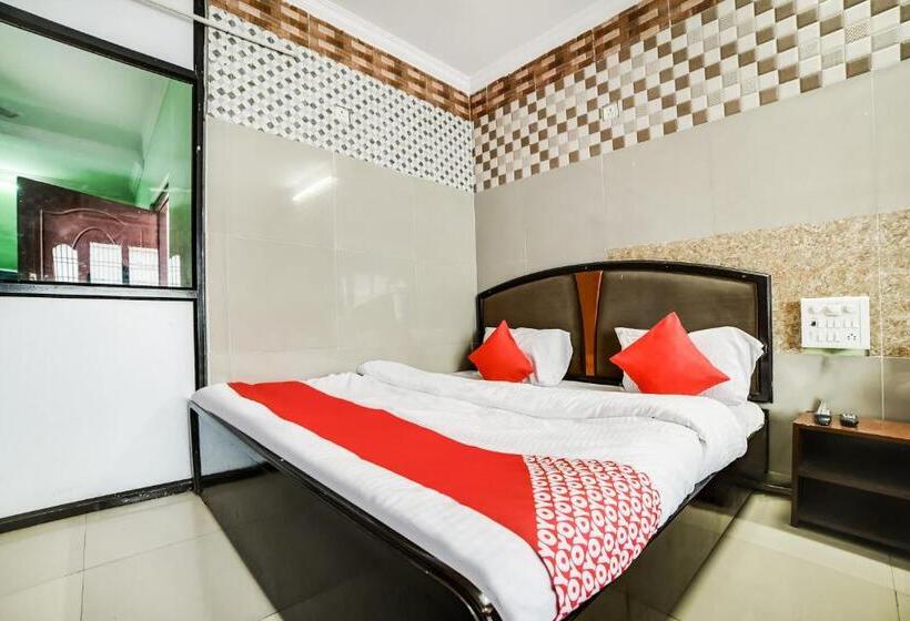 בית מלון כפרי Oyo 67287 Dkr Regency