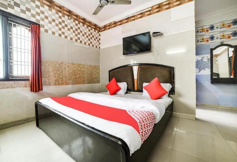 בית מלון כפרי Oyo 67287 Dkr Regency