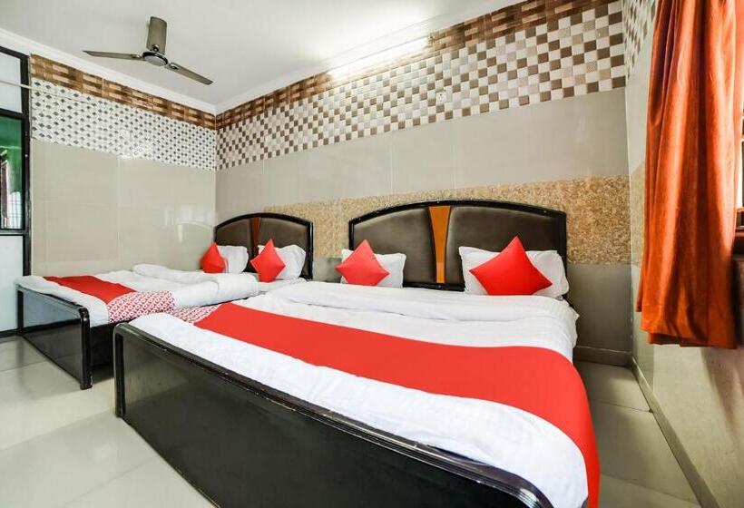 בית מלון כפרי Oyo 67287 Dkr Regency