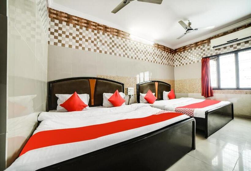 בית מלון כפרי Oyo 67287 Dkr Regency