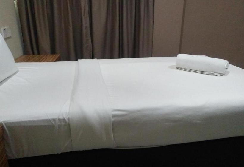 هتل Oyo 89839 Riaz