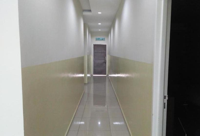 هتل Oyo 89839 Riaz