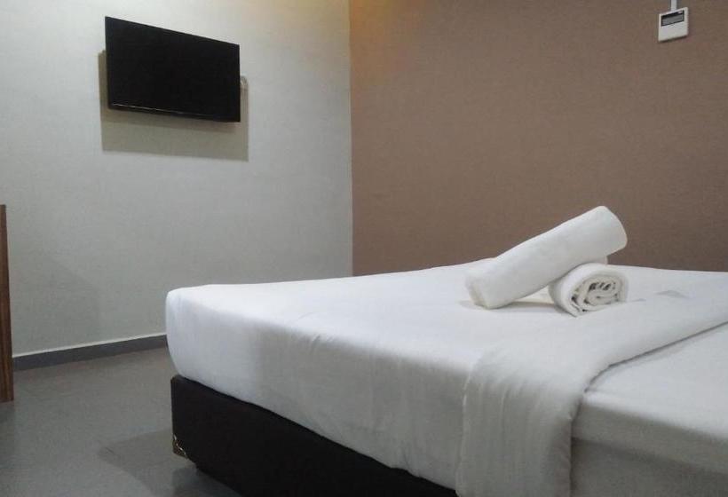 هتل Oyo 89839 Riaz