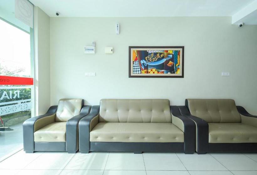 هتل Oyo 89839 Riaz