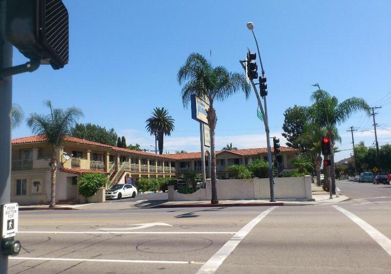 فندق Santa Ana Travel Inn