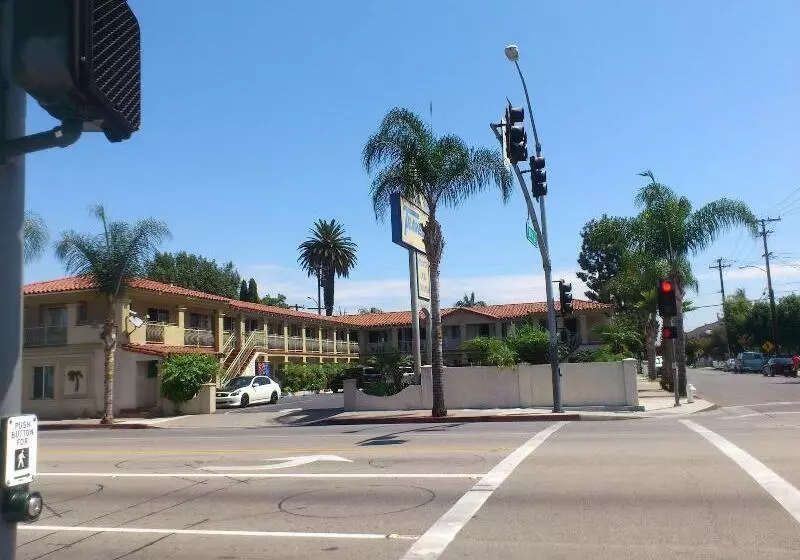 ホテル Santa Ana Travel Inn