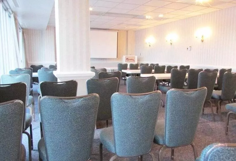 בית מלון כפרי Satellite