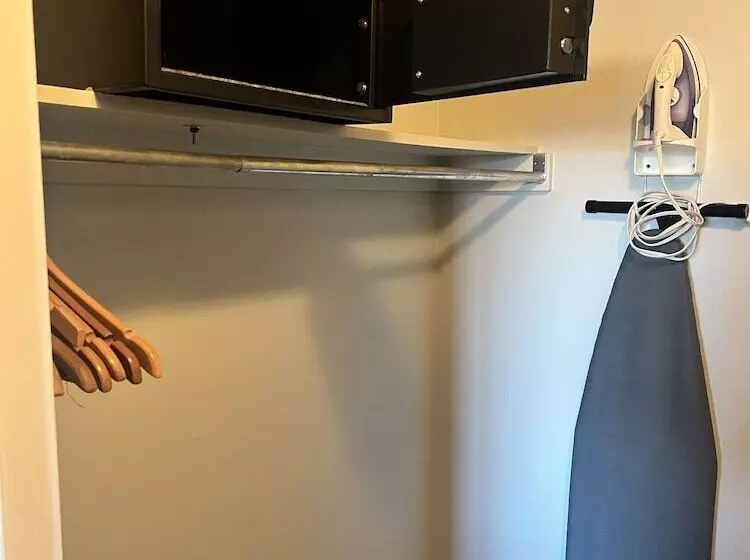 בית מלון כפרי Satellite