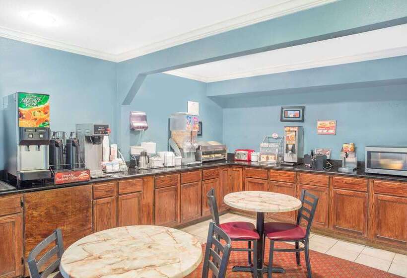 فندق Super 8 By Wyndham San Angelo