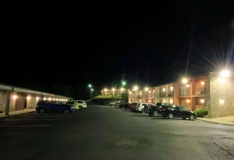 Отель Travelodge By Wyndham Wytheville