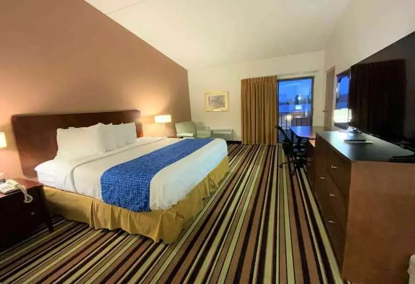 Отель Travelodge By Wyndham Wytheville