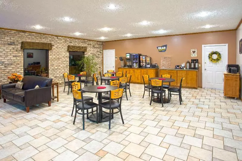 Отель Travelodge By Wyndham Wytheville