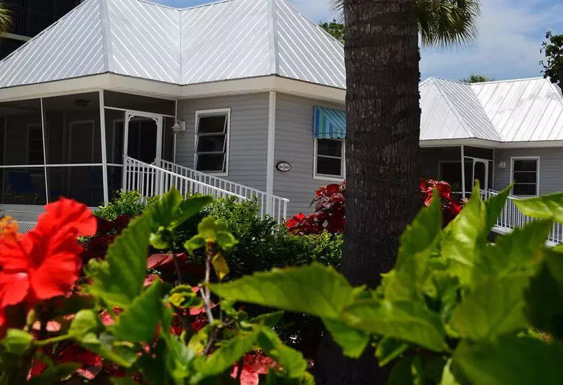 Shalimar Cottages And Motel