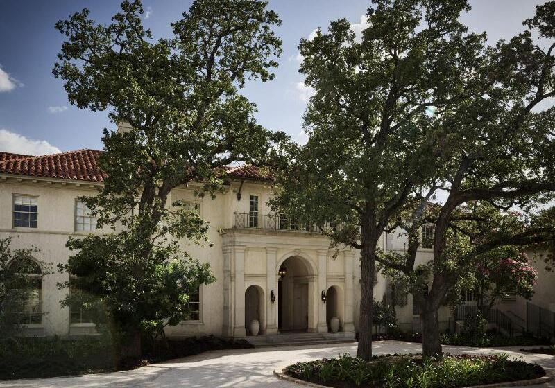 فندق Commodore Perry Estate, Auberge Resorts Collection