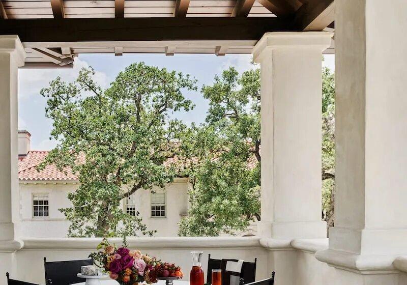 فندق Commodore Perry Estate, Auberge Resorts Collection