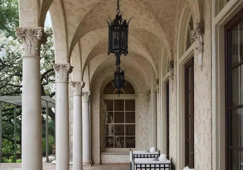 هتل Commodore Perry Estate, Auberge Resorts Collection