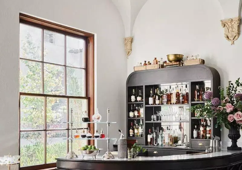 هتل Commodore Perry Estate, Auberge Resorts Collection