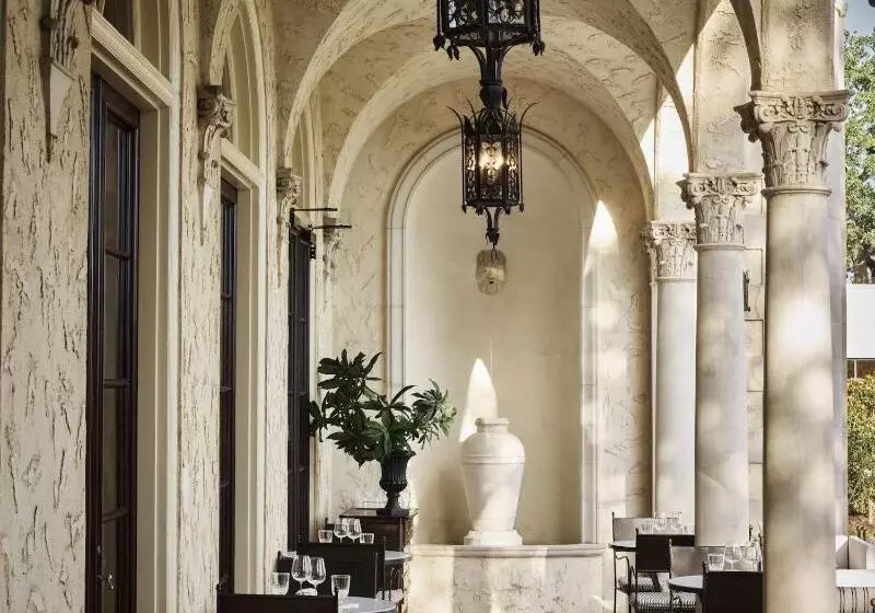 هتل Commodore Perry Estate, Auberge Resorts Collection