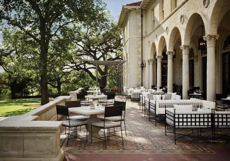 هتل Commodore Perry Estate, Auberge Resorts Collection