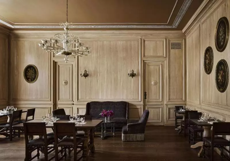 هتل Commodore Perry Estate, Auberge Resorts Collection