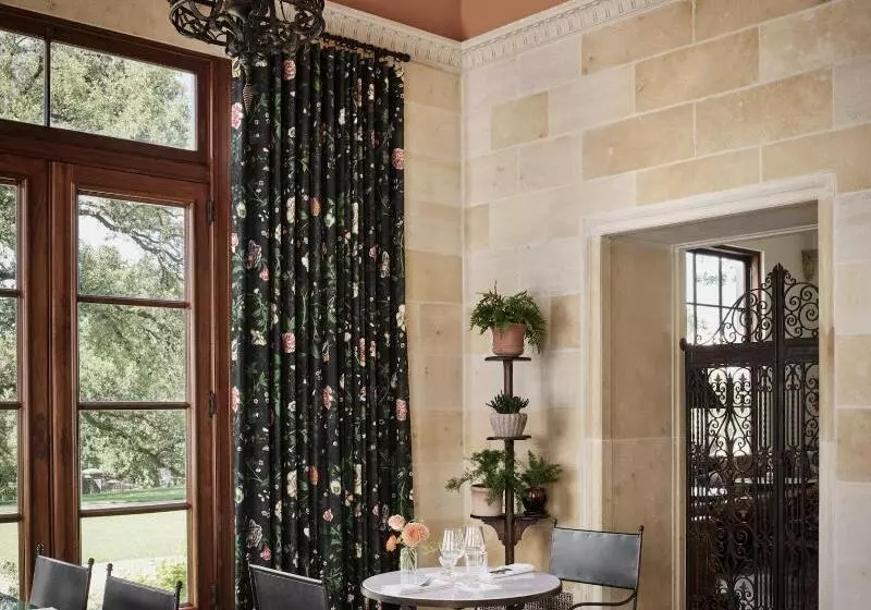 هتل Commodore Perry Estate, Auberge Resorts Collection