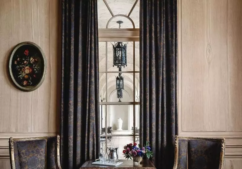 هتل Commodore Perry Estate, Auberge Resorts Collection