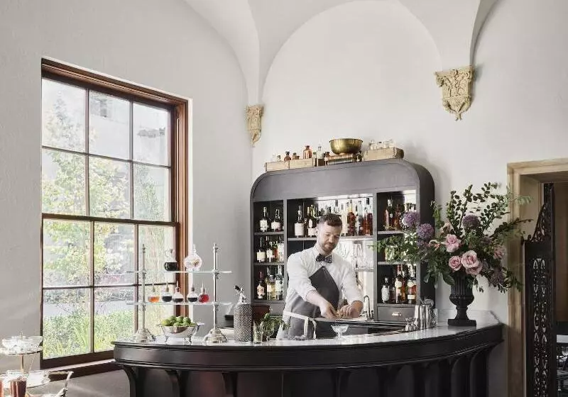 هتل Commodore Perry Estate, Auberge Resorts Collection