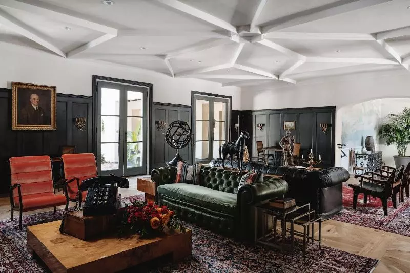 هتل Commodore Perry Estate, Auberge Resorts Collection