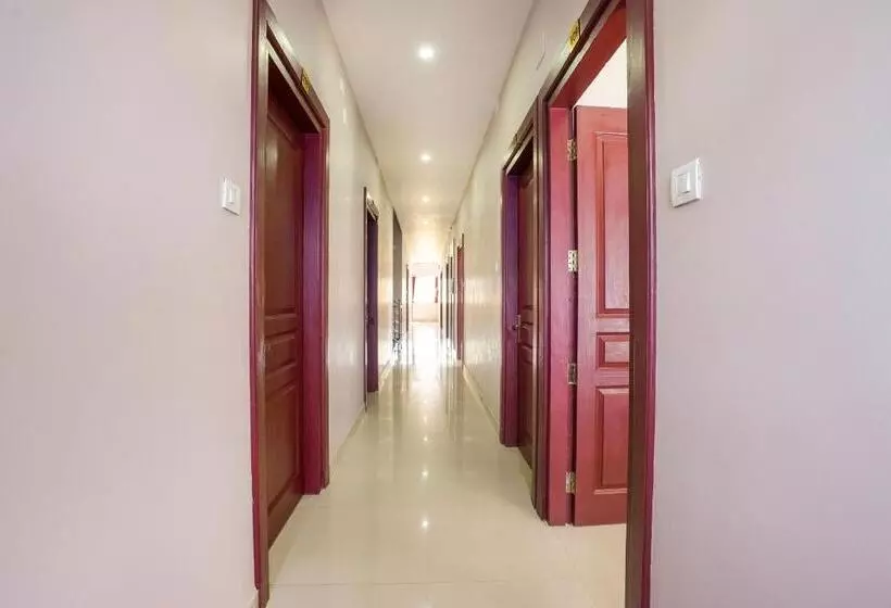 ホテル Oyo 65869 Hitech Residency