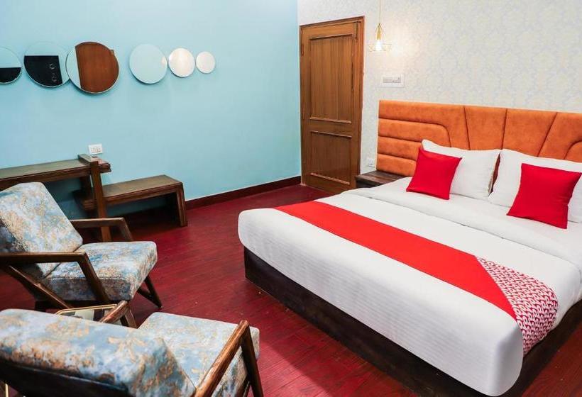 Отель Oyo 66066 Grand Nanki Palace