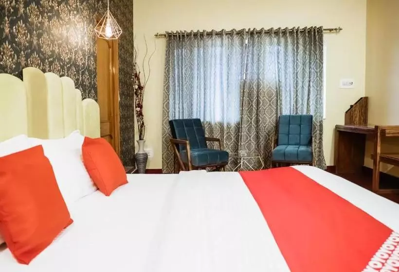 Hotelli Oyo 66066 Grand Nanki Palace
