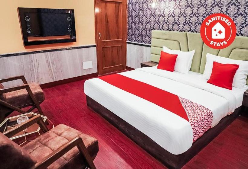 Отель Oyo 66066 Grand Nanki Palace