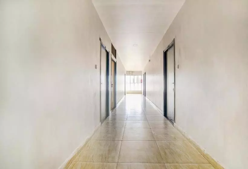 Hotelli Oyo Flagship 43289 Srikrishnan Residency Raja Mill Rd