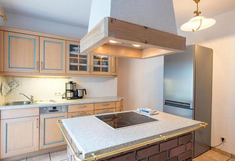 ペンション Landhaus Almrausch