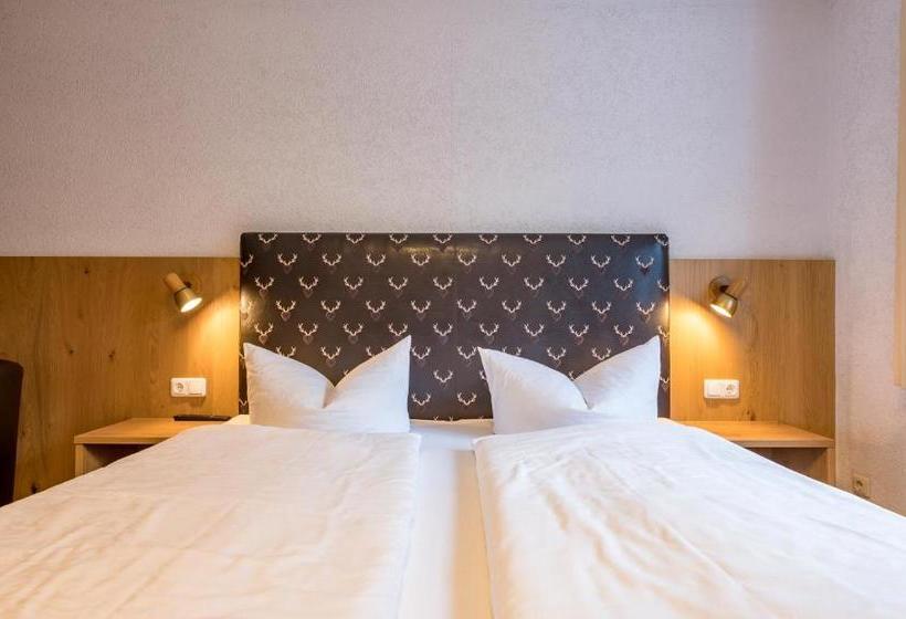 ペンション Landhaus Almrausch