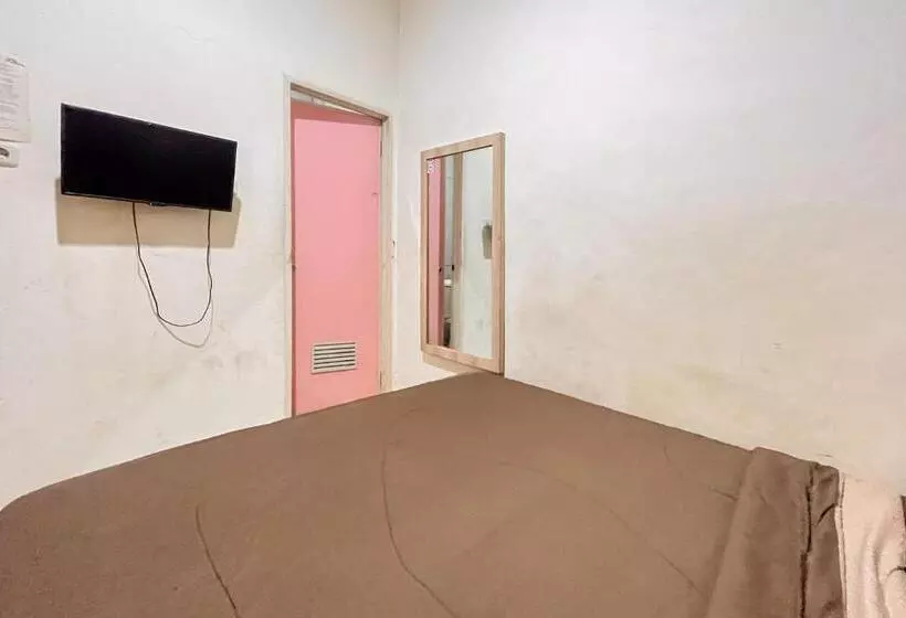 ホテル Reddoorz Near Underpass Simpang Patal Palembang
