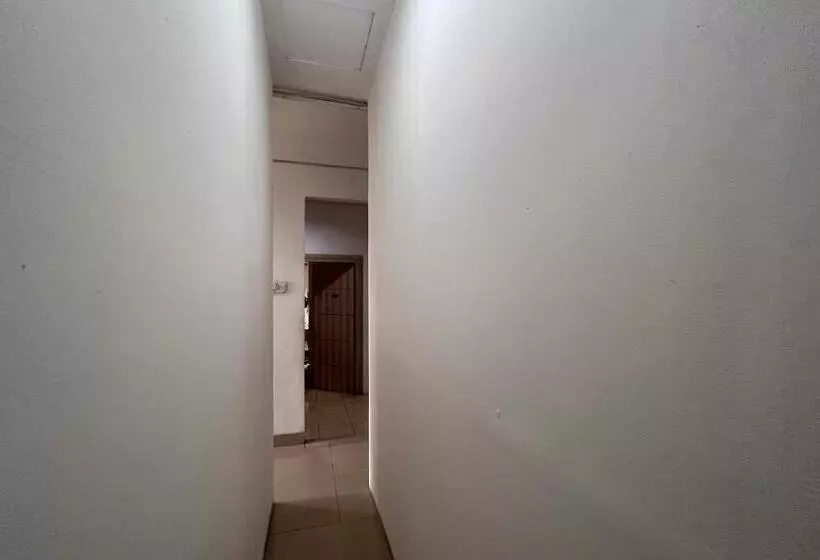 ホテル Reddoorz Near Underpass Simpang Patal Palembang