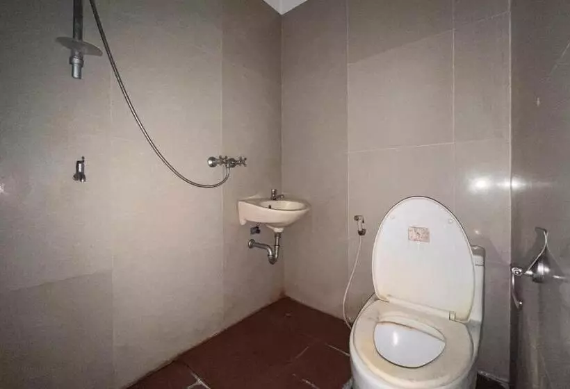ホテル Reddoorz Near Underpass Simpang Patal Palembang