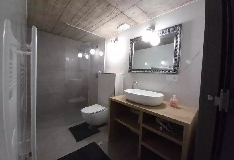 پانسیون Entrez Apartments 4   City Centre