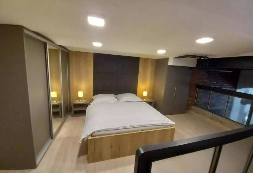 پانسیون Entrez Apartments 4   City Centre