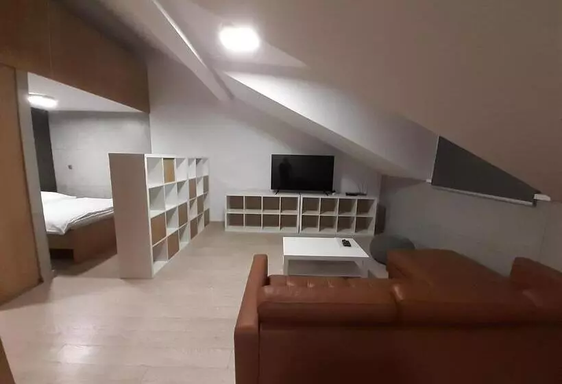 پانسیون Entrez Apartments 4   City Centre